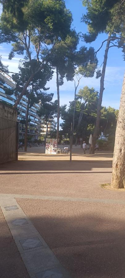 Chez Chantal 3 Chambres Au Centre Touristique De Salou Avec Garage Exterior foto
