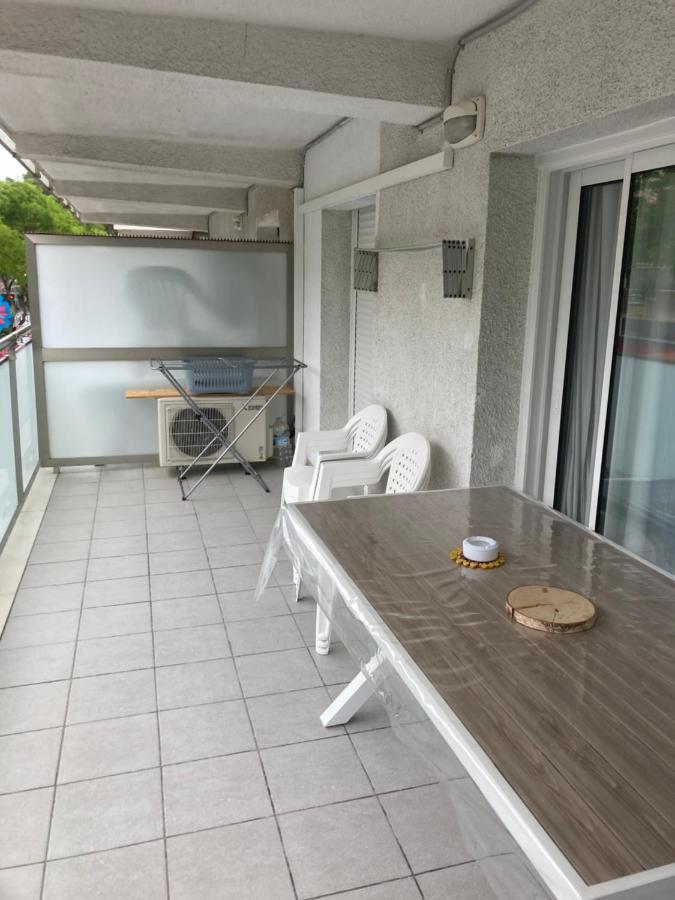 Chez Chantal 3 Chambres Au Centre Touristique De Salou Avec Garage Exterior foto